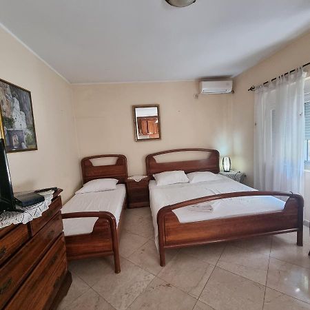 Apartment On The Shore Of The Bay Of Kotor With Free Wi-Fi ภายนอก รูปภาพ
