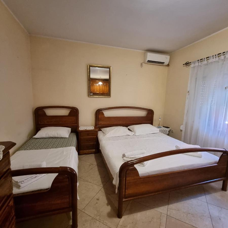 Apartment On The Shore Of The Bay Of Kotor With Free Wi-Fi ภายนอก รูปภาพ