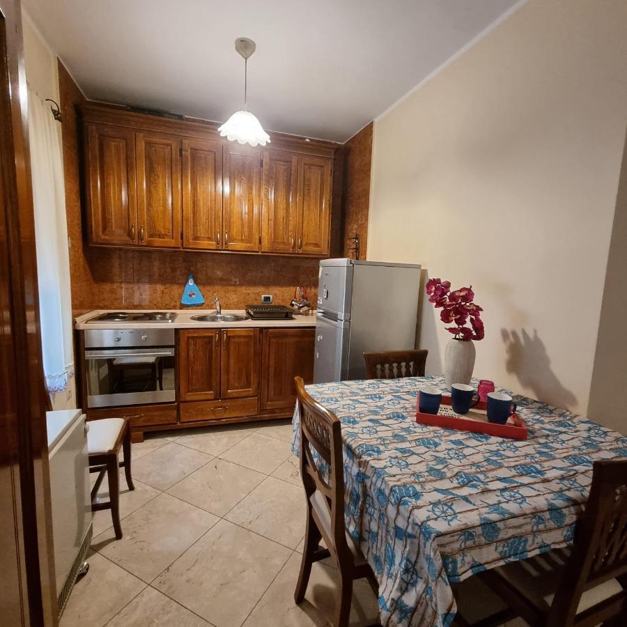 Apartment On The Shore Of The Bay Of Kotor With Free Wi-Fi ภายนอก รูปภาพ