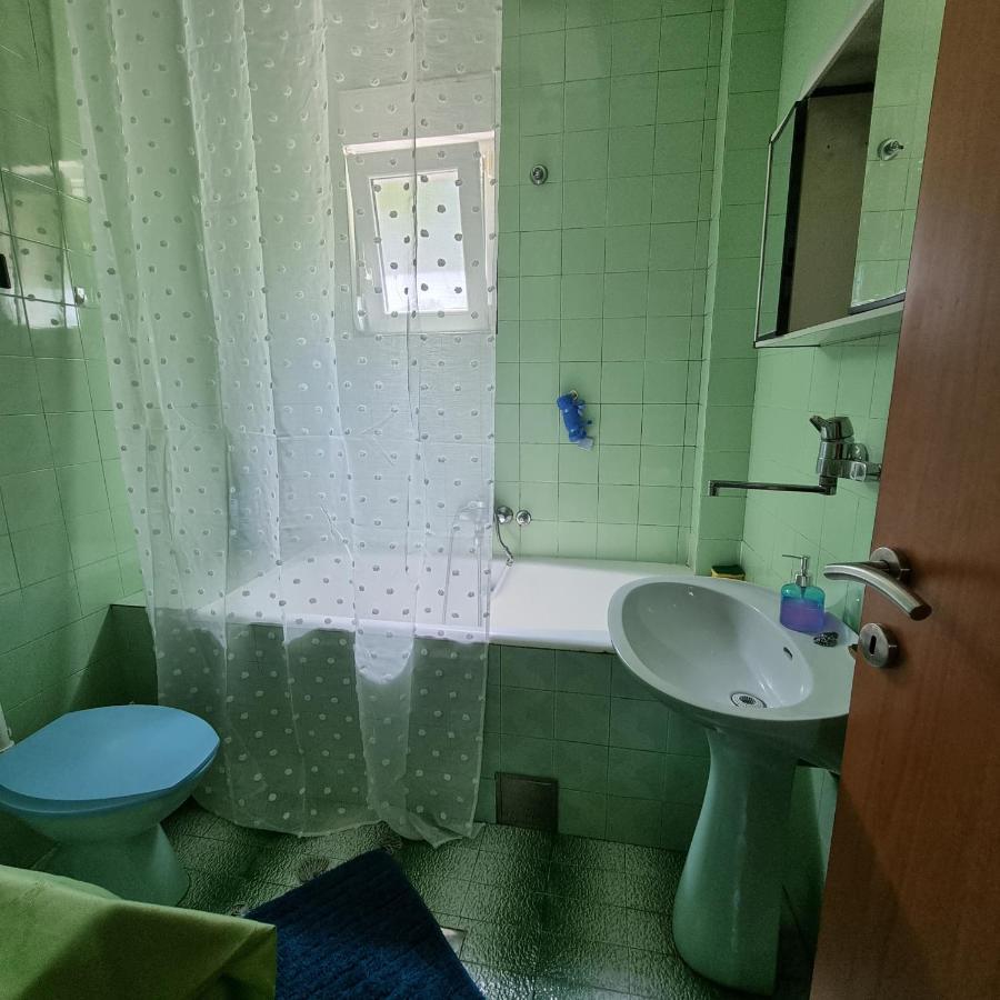 Apartment On The Shore Of The Bay Of Kotor With Free Wi-Fi ภายนอก รูปภาพ